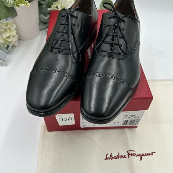 Men’s Salvatore Ferragamo cap toe oxfords size 8E made in Italy